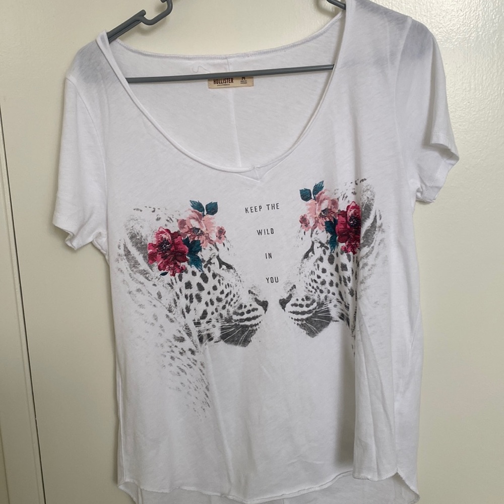 Scoop neck t shirt shirt sleeve graphic